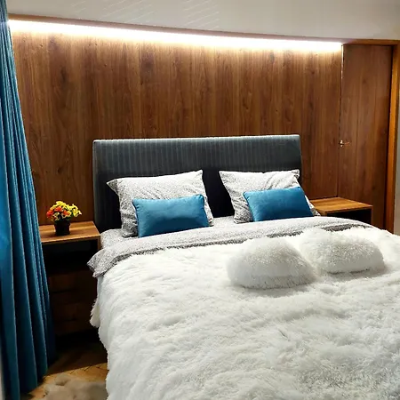 Old-timer Апартамент *